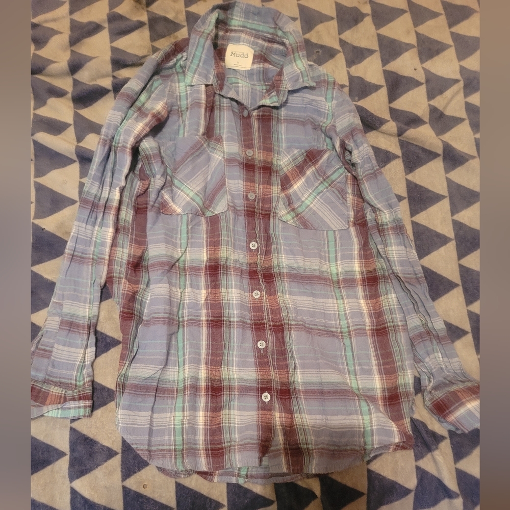 Women's Plaid Button down long sleeve shirt
